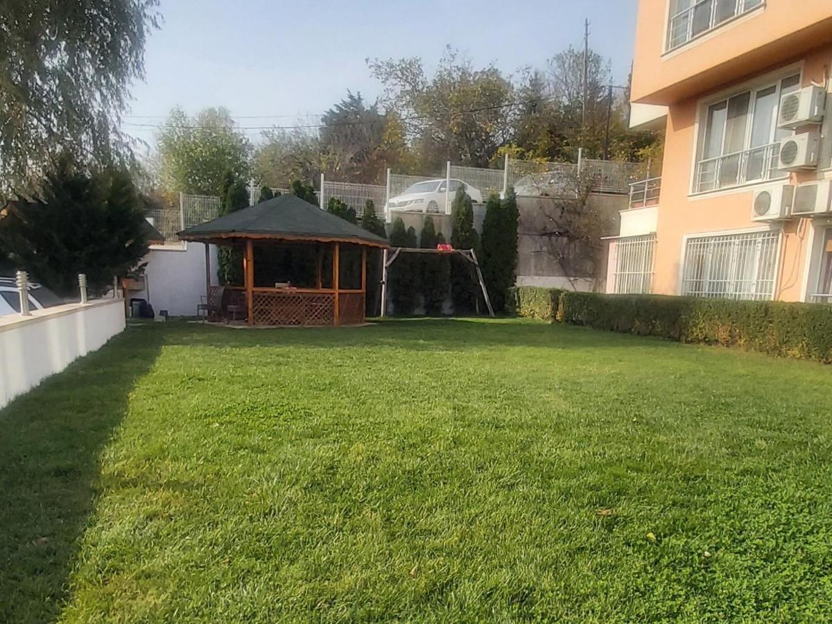Saint Nicholas Varna Lovely 2 Bedroom Apartment With Sunny Garden Εξωτερικό φωτογραφία