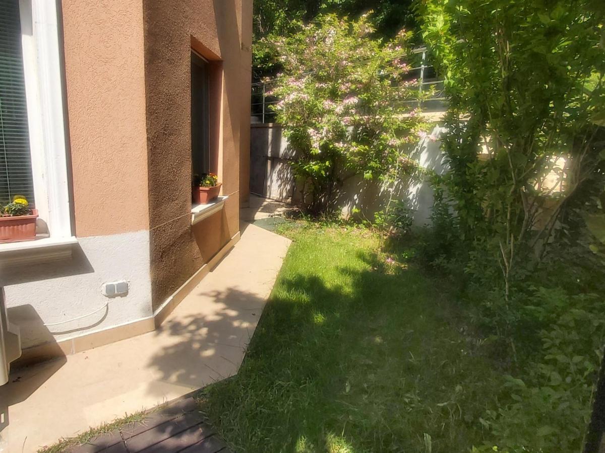 Saint Nicholas Varna Lovely 2 Bedroom Apartment With Sunny Garden Εξωτερικό φωτογραφία