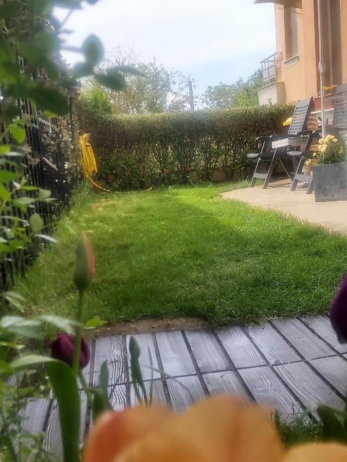 Saint Nicholas Varna Lovely 2 Bedroom Apartment With Sunny Garden Εξωτερικό φωτογραφία